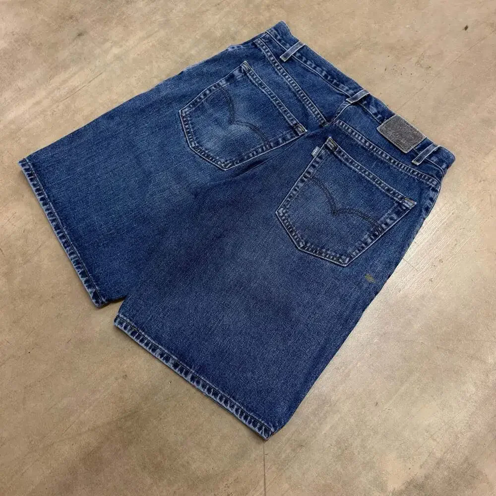 Vintage Levi's SilverTab Loose Fit Denim Shorts Blue Size 34